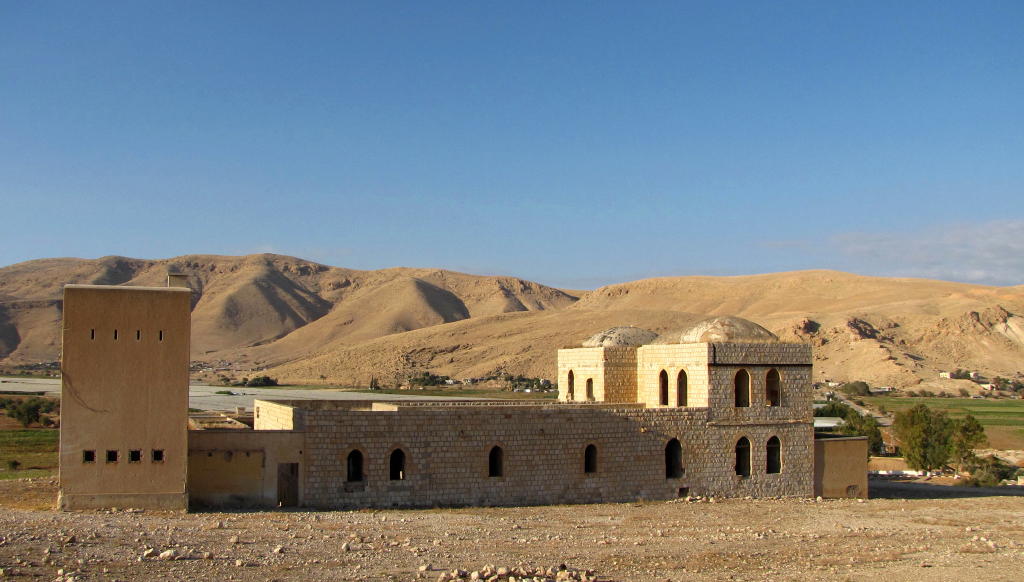 صورة لقرية Ghor al-Fari'a & Umm Hureira - فلسطين: : الجفتلك - معسكر الجيش - بناء عثماني استخدمه الجيش البريطاني والاردني